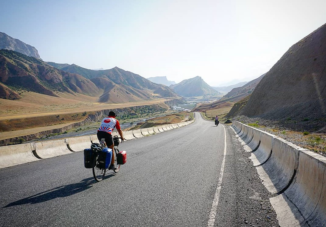 Enjoying the descent and burning out brake-pads